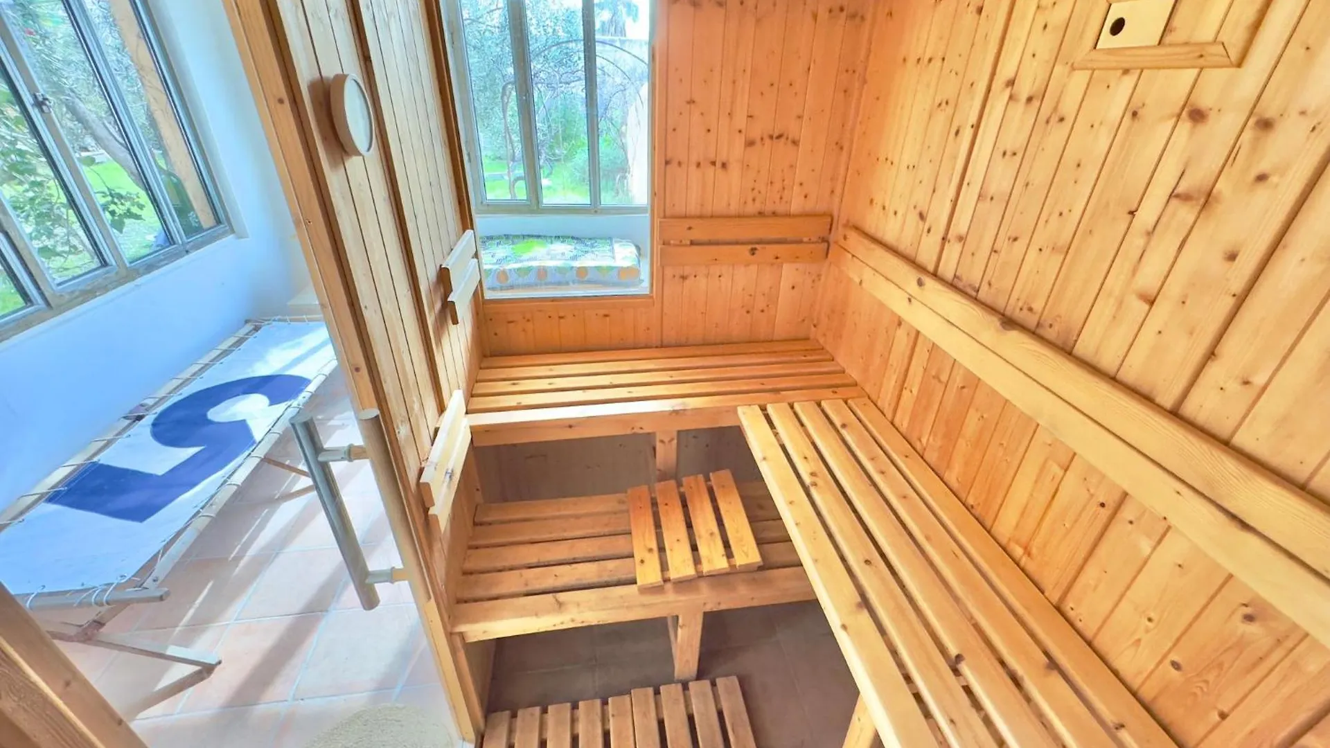 Piscine & Sauna Maison Classee Au Coeur De Marseilles